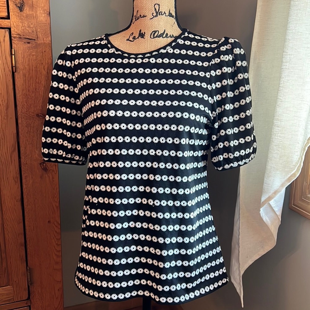 Ann Taylor NWT Petite Large top blk/why